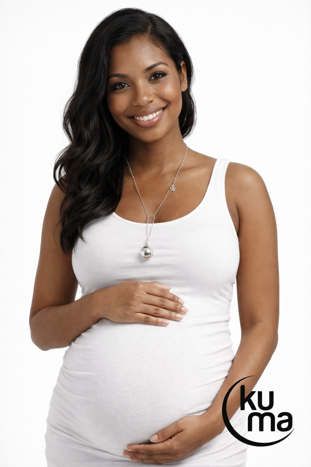 Collana in acciaio 316L chiama Angeli con sonaglio centrale a forma di sfera lucida e un quadrifoglio portafortuna sul lato della catenina