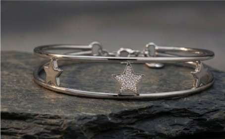 Kuma Gioielli " dove il design incontra la magia. Bracciali creati per la donna che ama distinguersi con grazia."